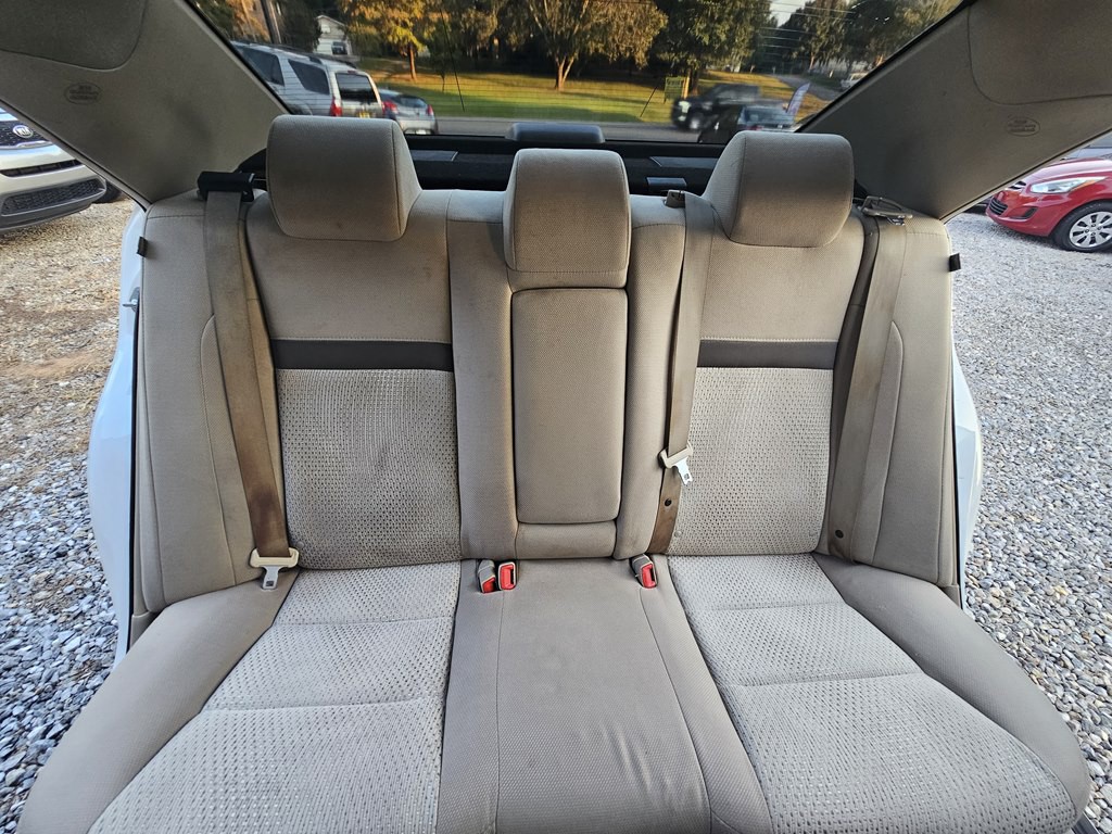 2014 Toyota Camry Image 19