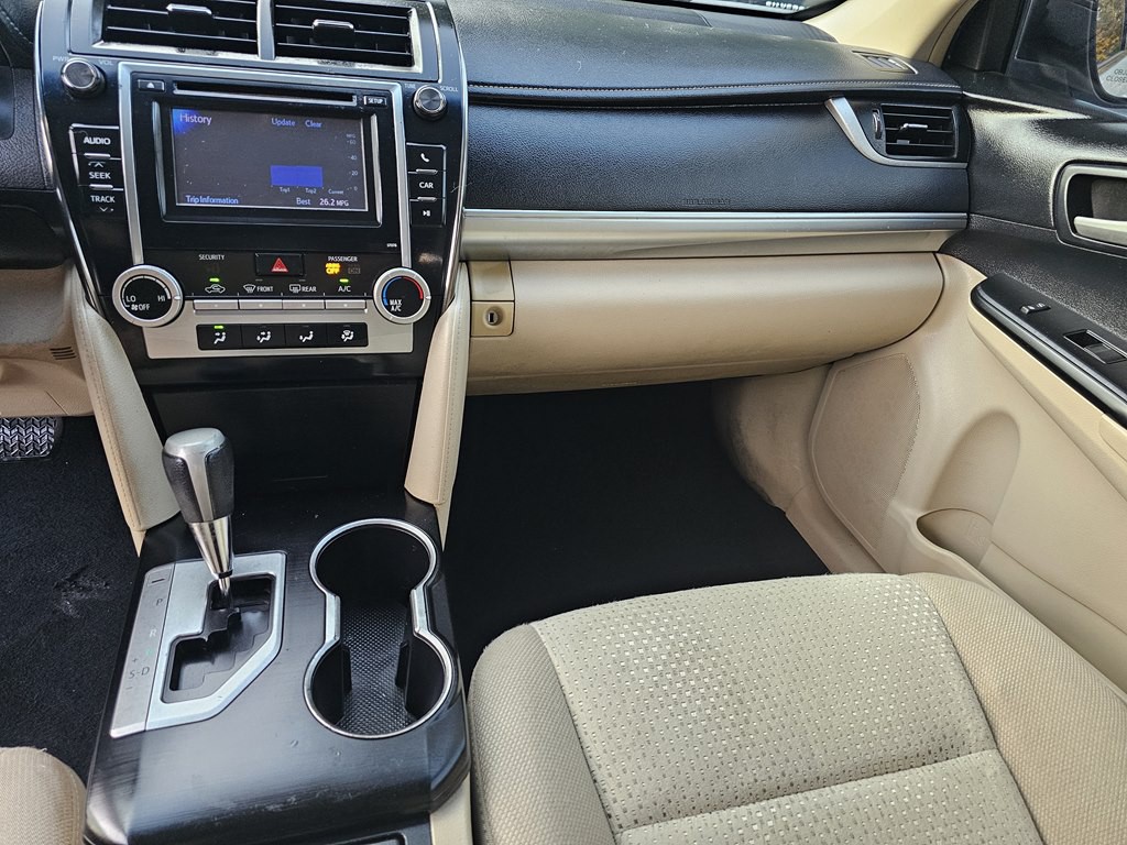 2014 Toyota Camry Image 21