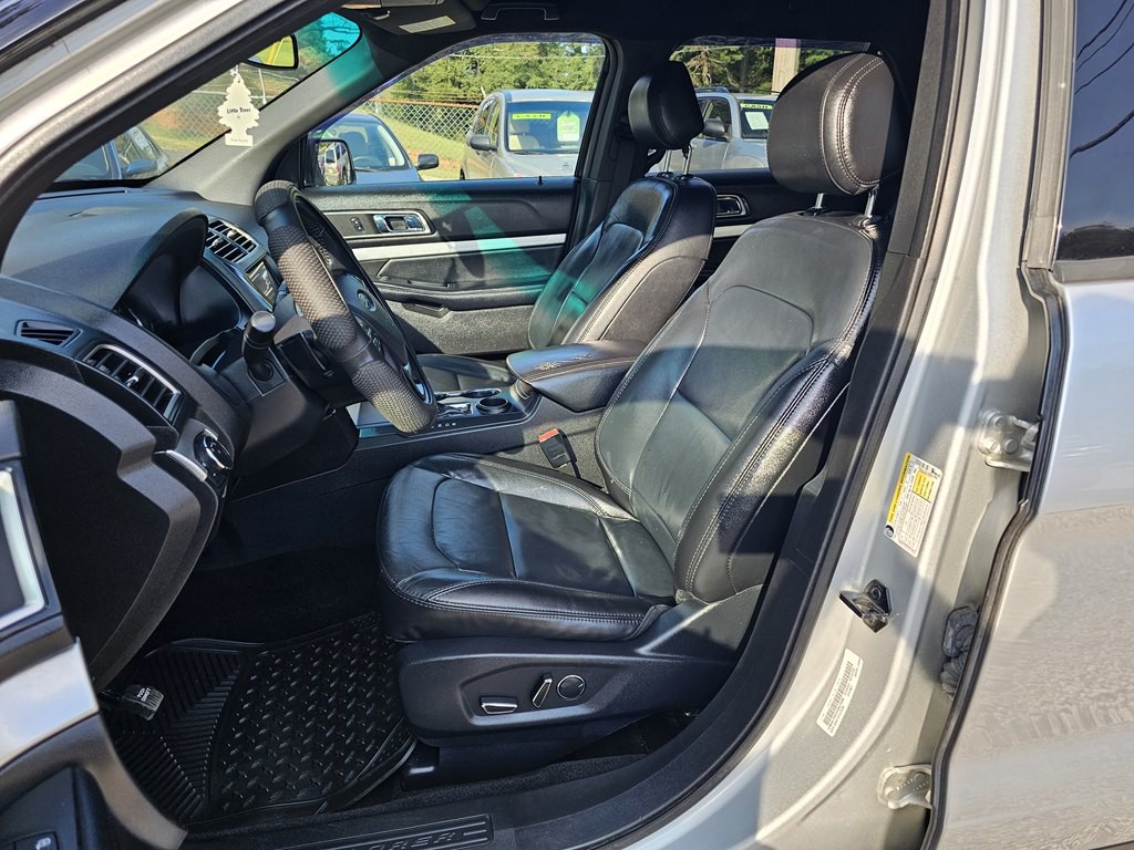 2017 Ford Explorer Image 11