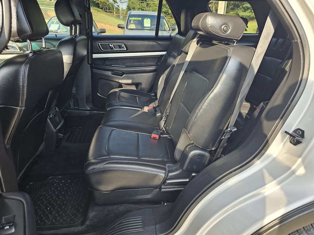 2017 Ford Explorer Image 13