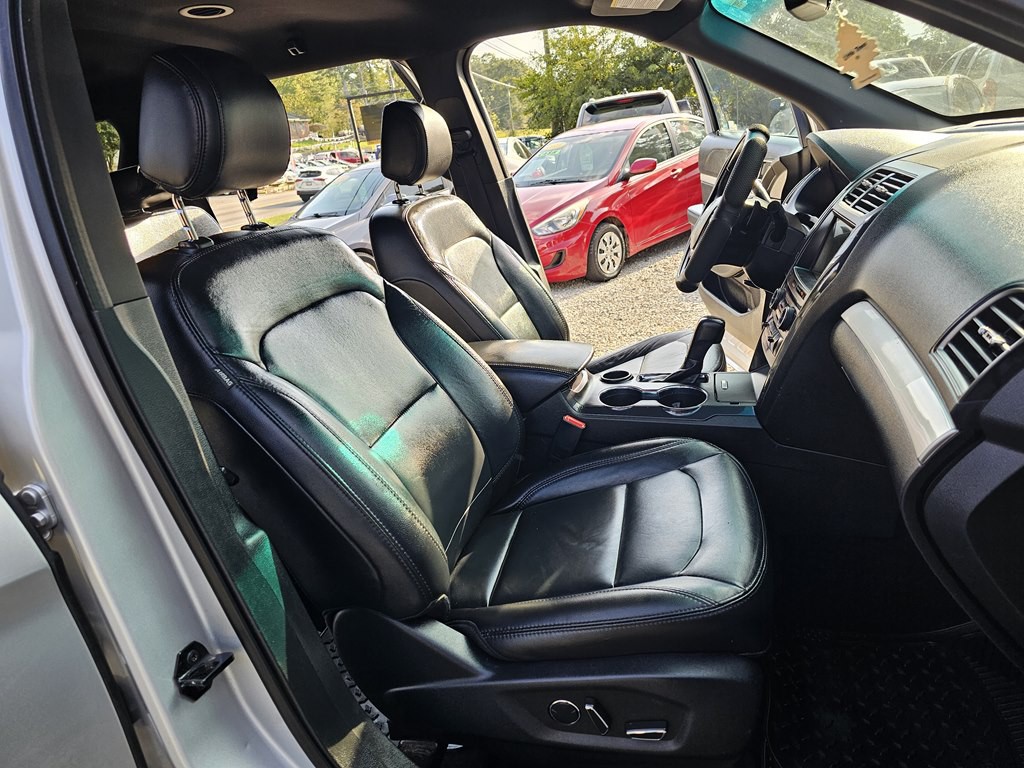 2017 Ford Explorer Image 18