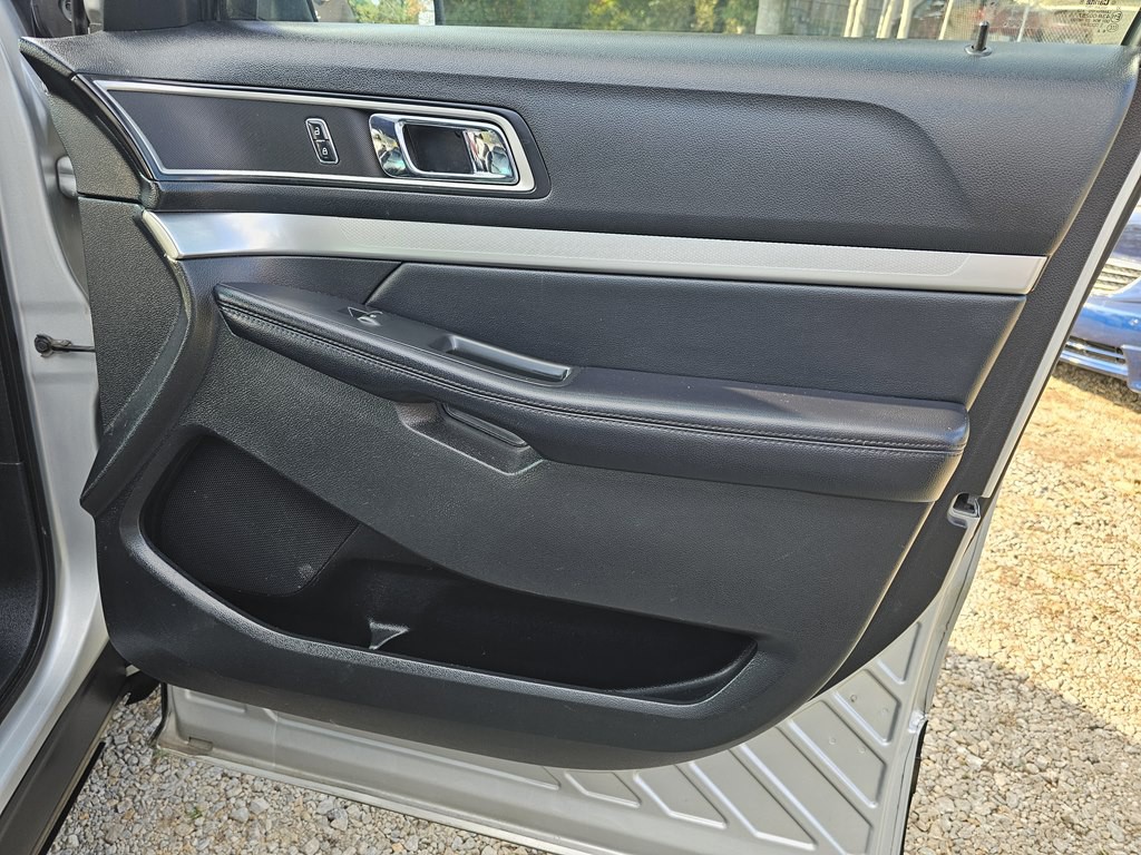 2017 Ford Explorer Image 19