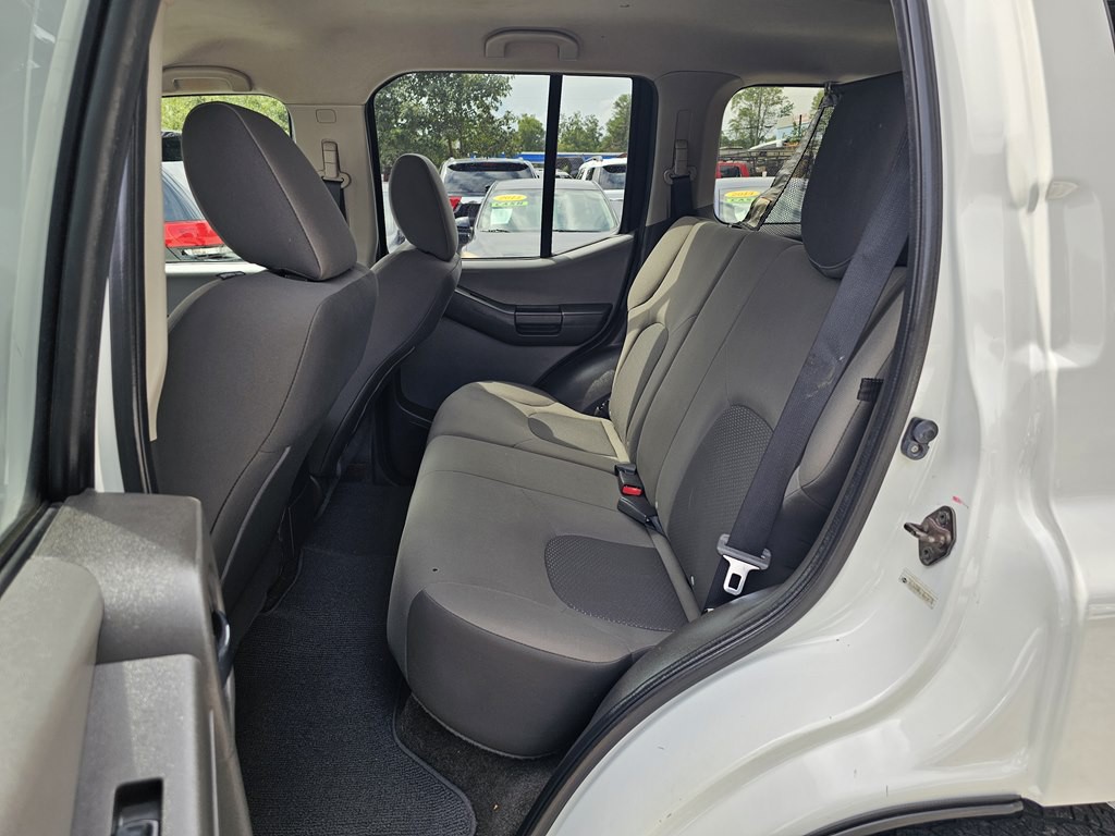 2015 Nissan Xterra Image 12