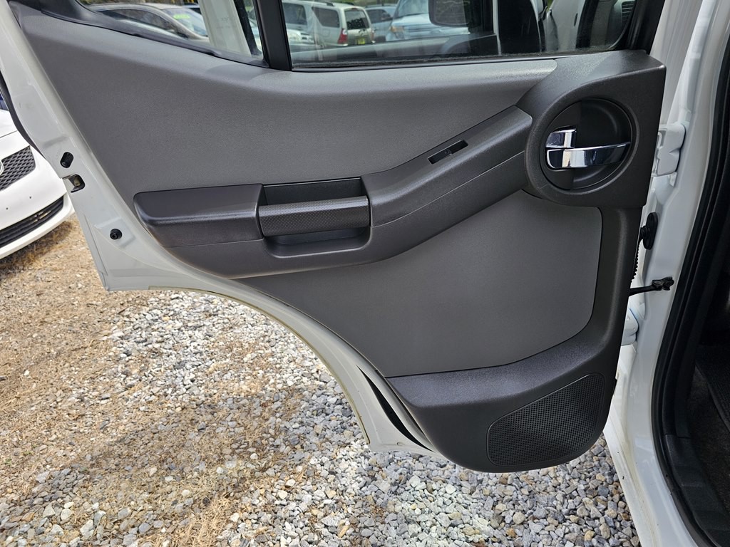 2015 Nissan Xterra Image 13