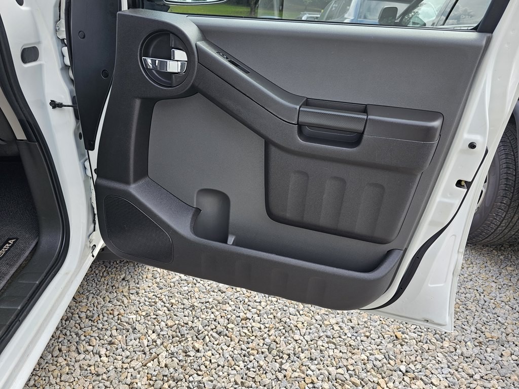 2015 Nissan Xterra Image 17