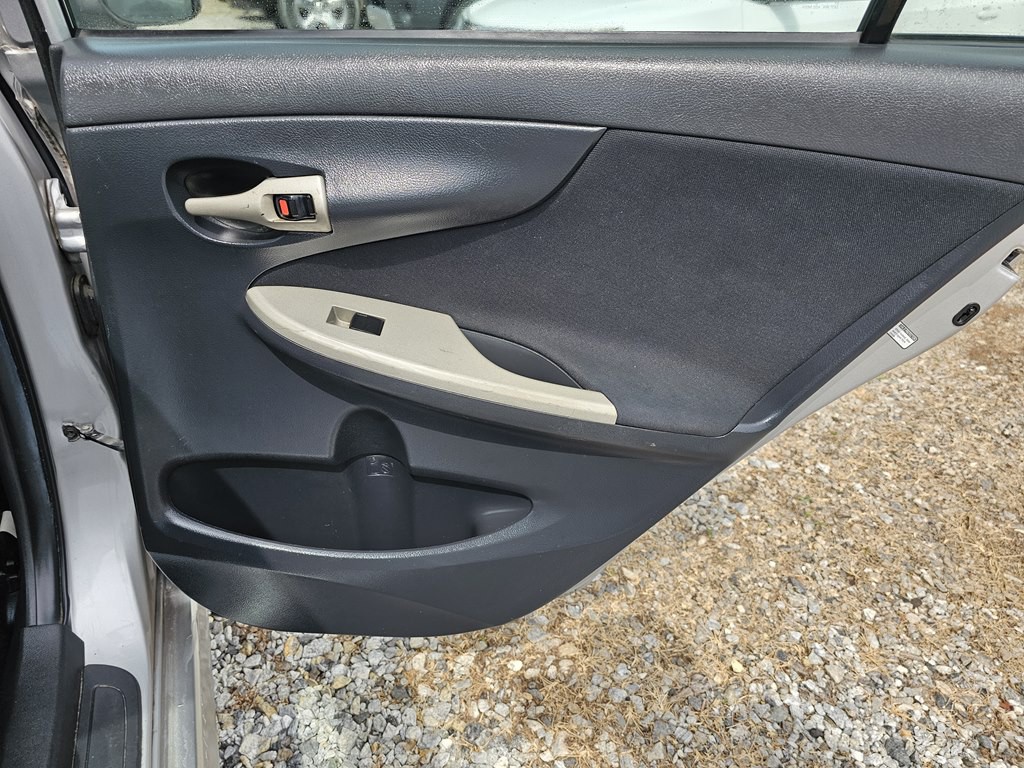 2010 Toyota Corolla Image 16