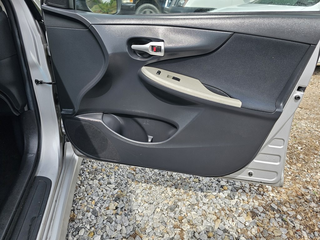 2010 Toyota Corolla Image 18