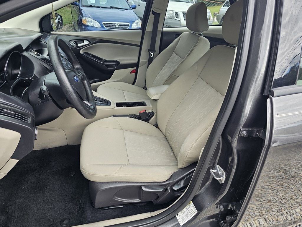 2016 Ford Focus Image 11
