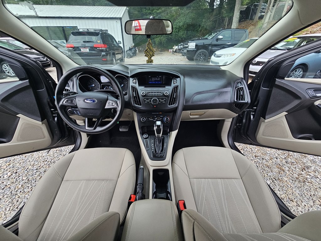 2016 Ford Focus Image 19