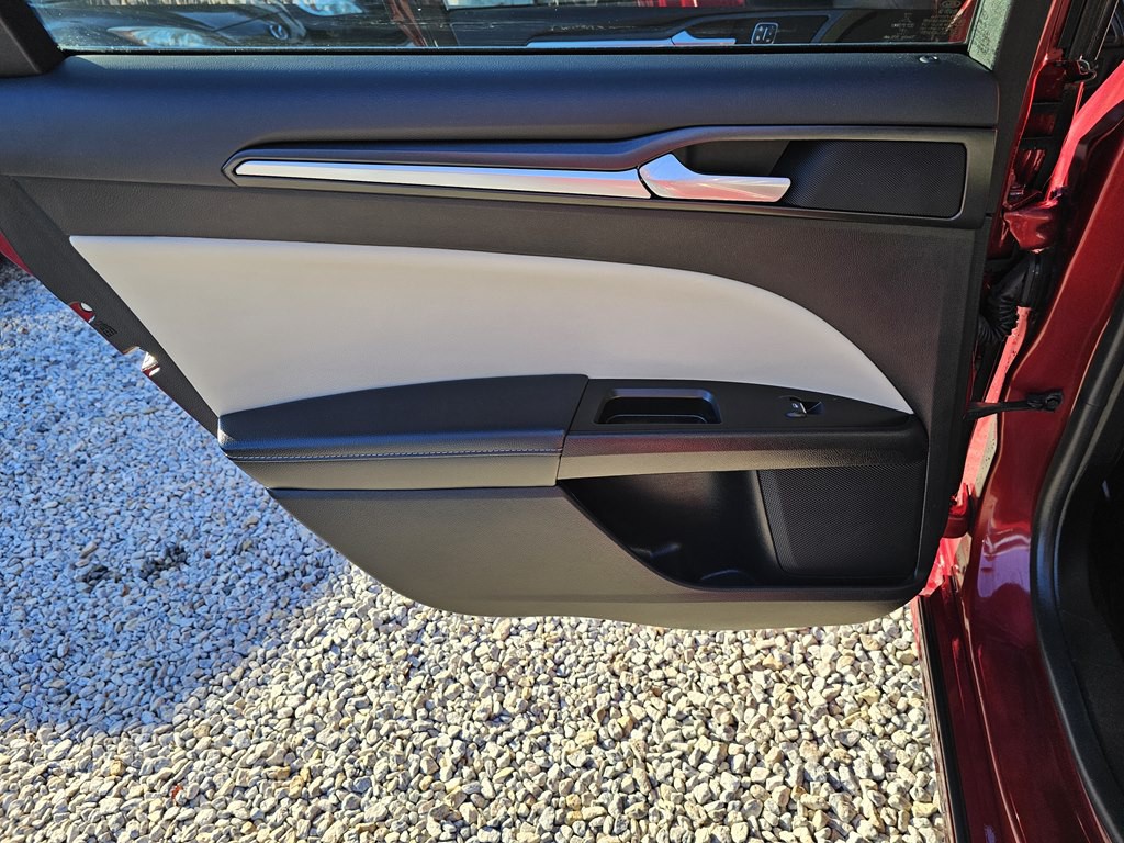 2017 Ford Fusion Image 14