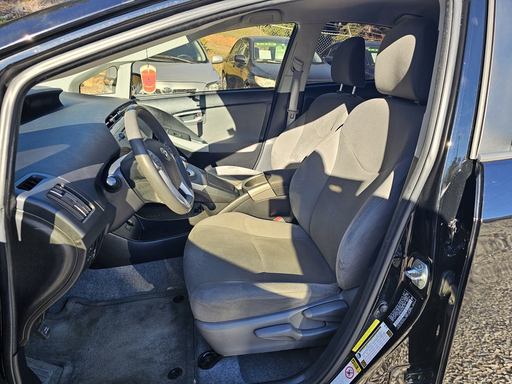 2014 Toyota Prius Image 11