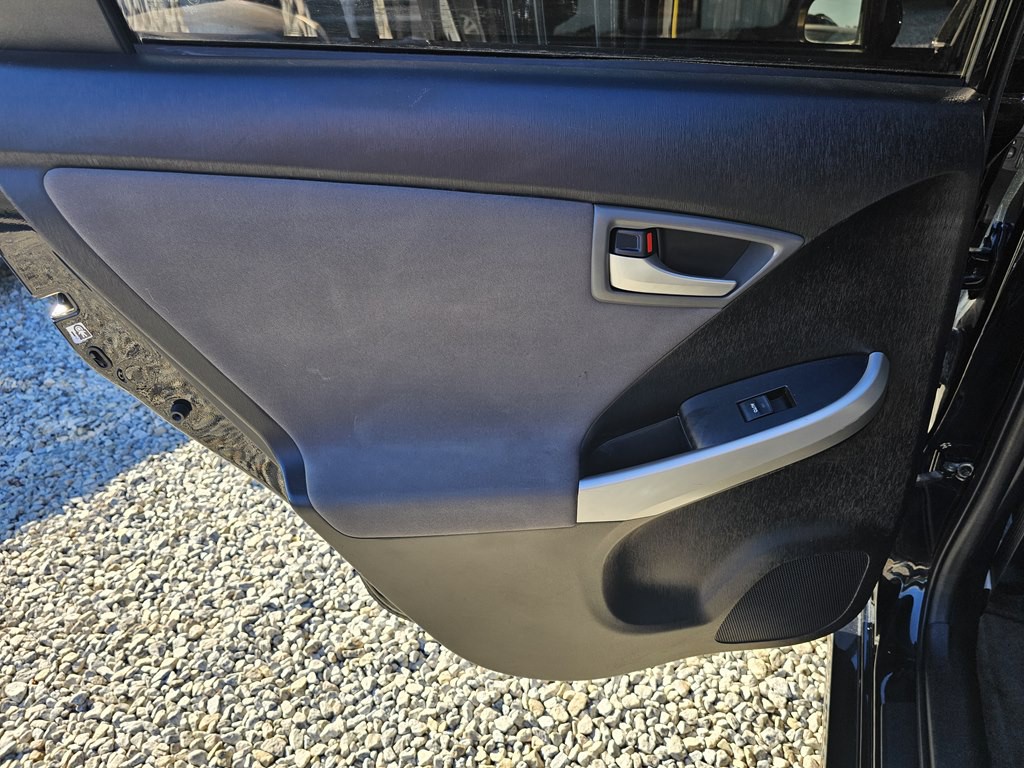 2014 Toyota Prius Image 14