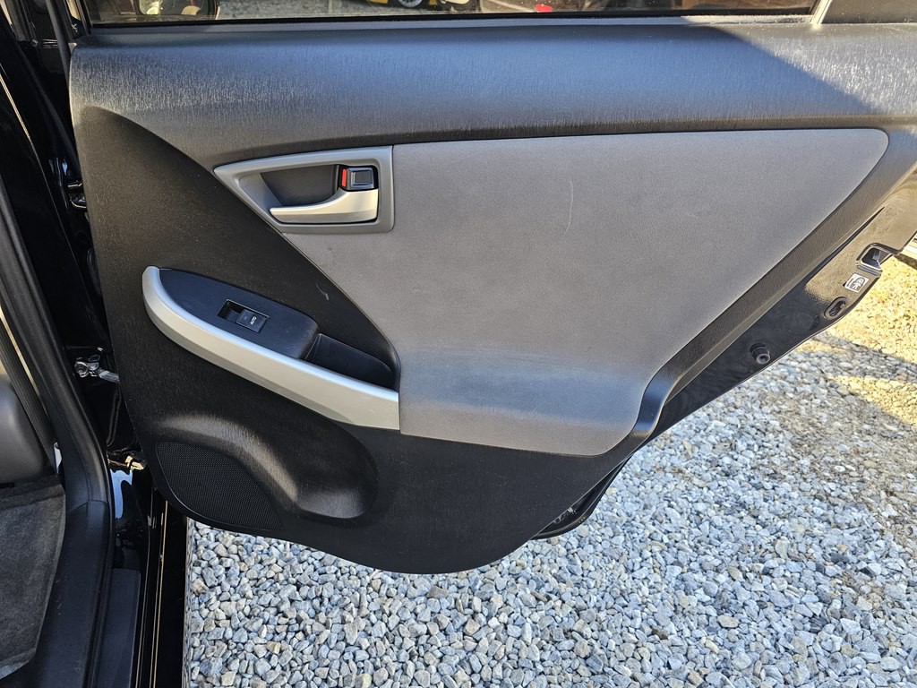 2014 Toyota Prius Image 16