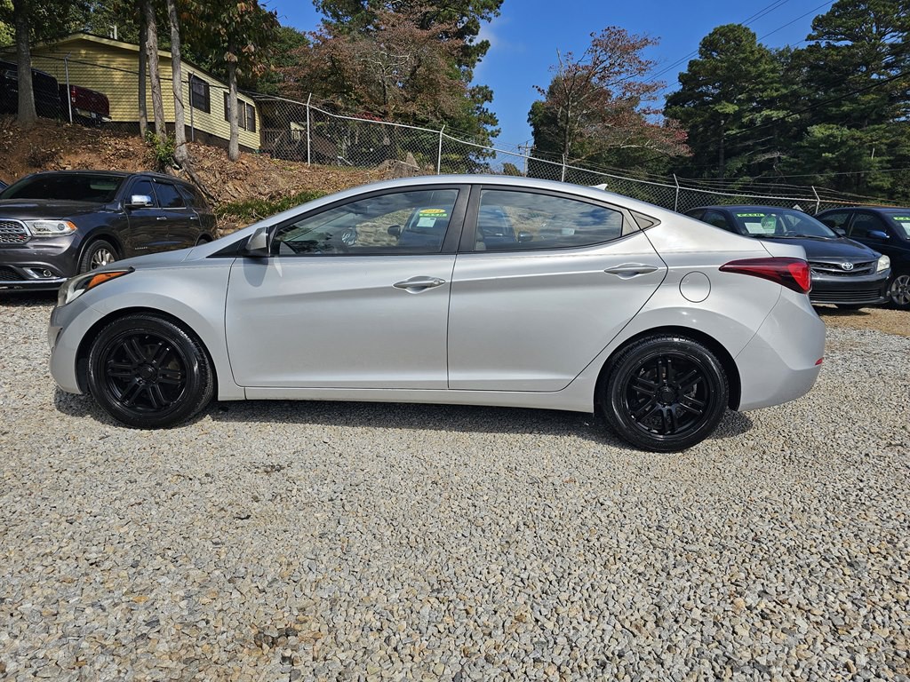 2016 Hyundai Elantra Image 2
