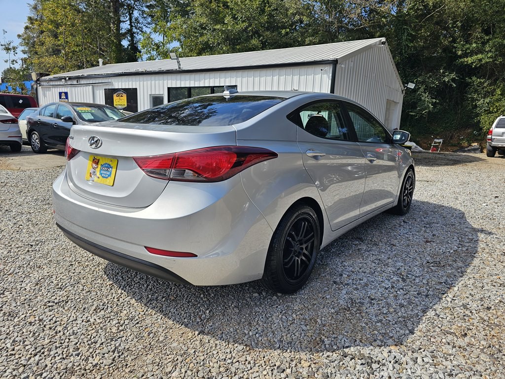 2016 Hyundai Elantra Image 8