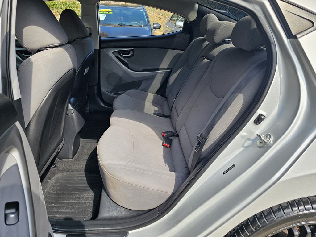 2016 Hyundai Elantra Image 13