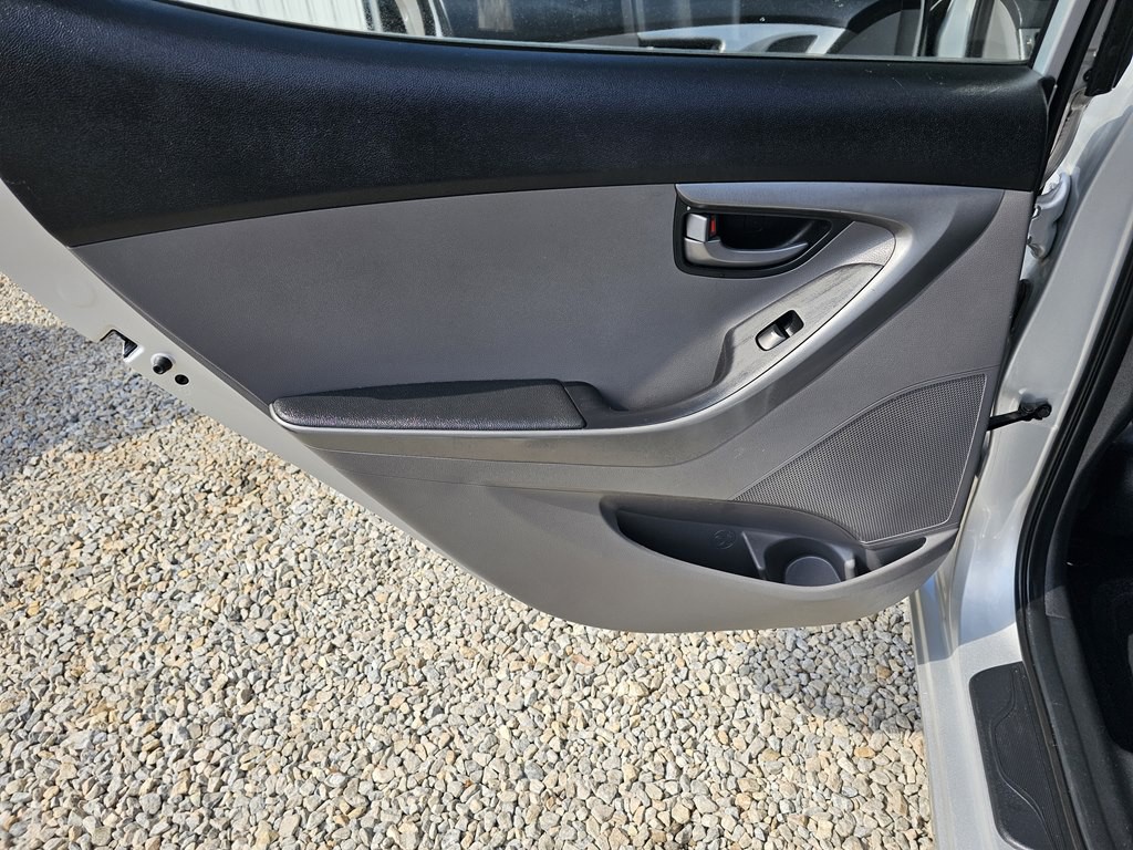 2016 Hyundai Elantra Image 14