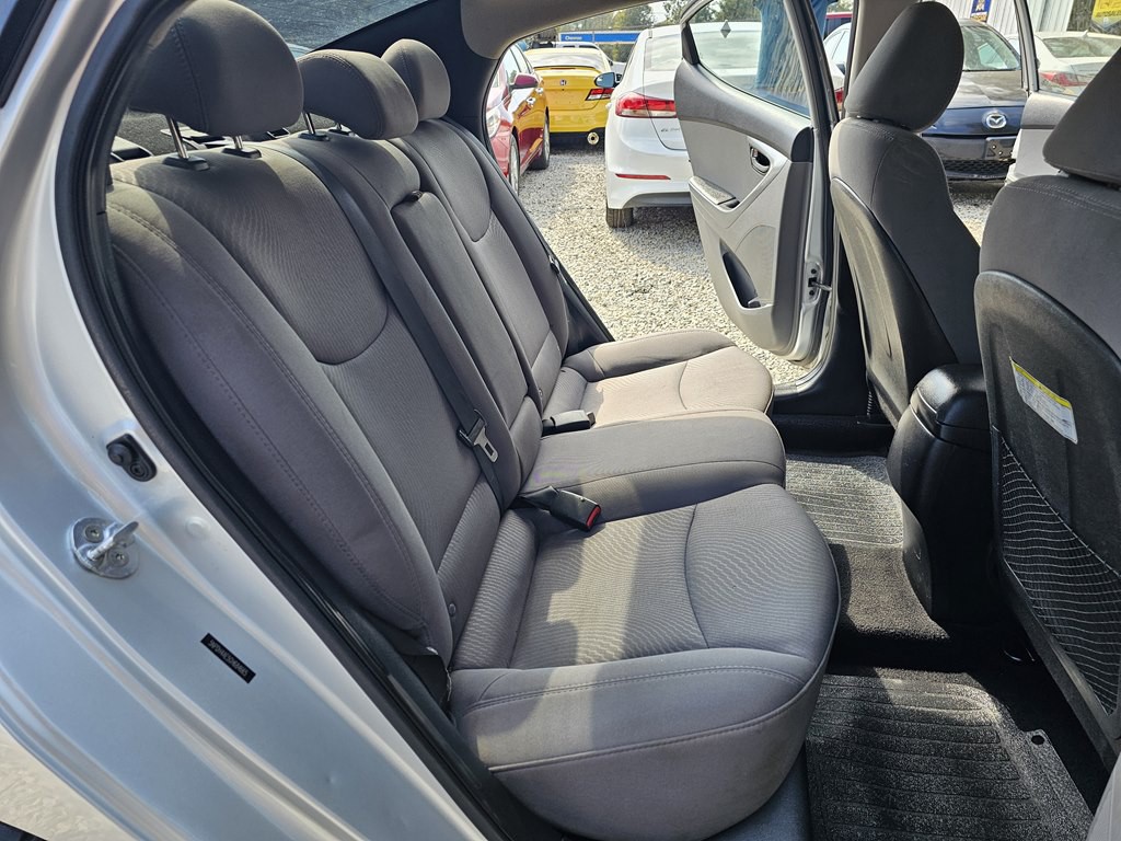 2016 Hyundai Elantra Image 15