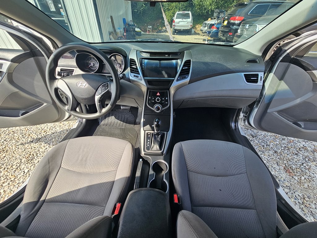 2016 Hyundai Elantra Image 19