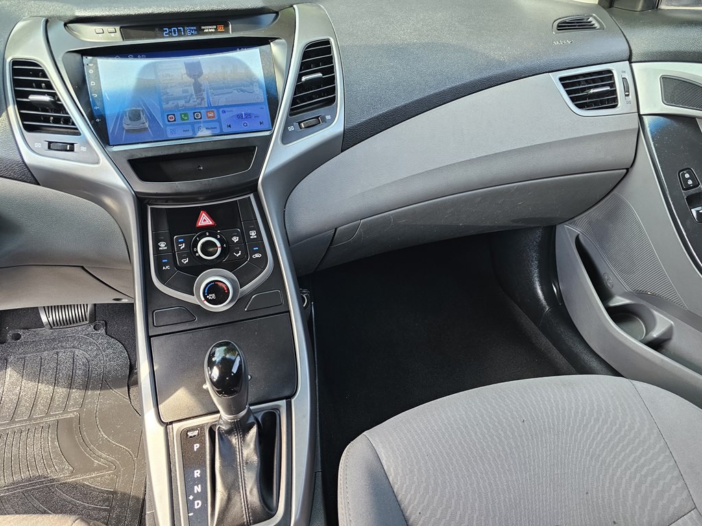 2016 Hyundai Elantra Image 22