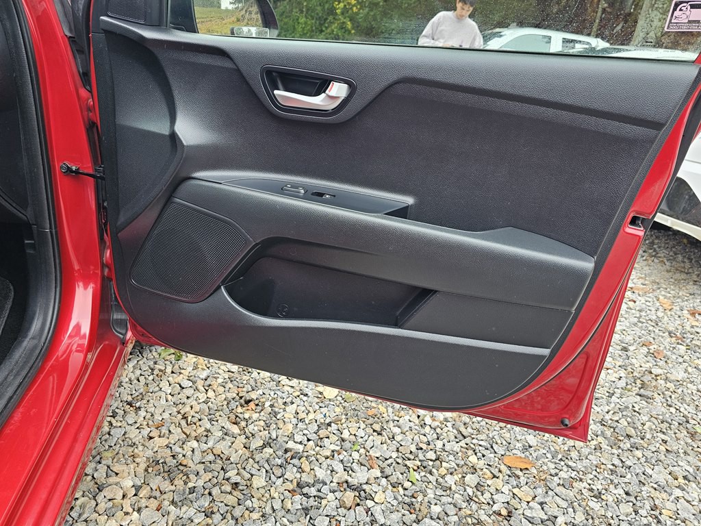 2019 Kia Rio Image 18