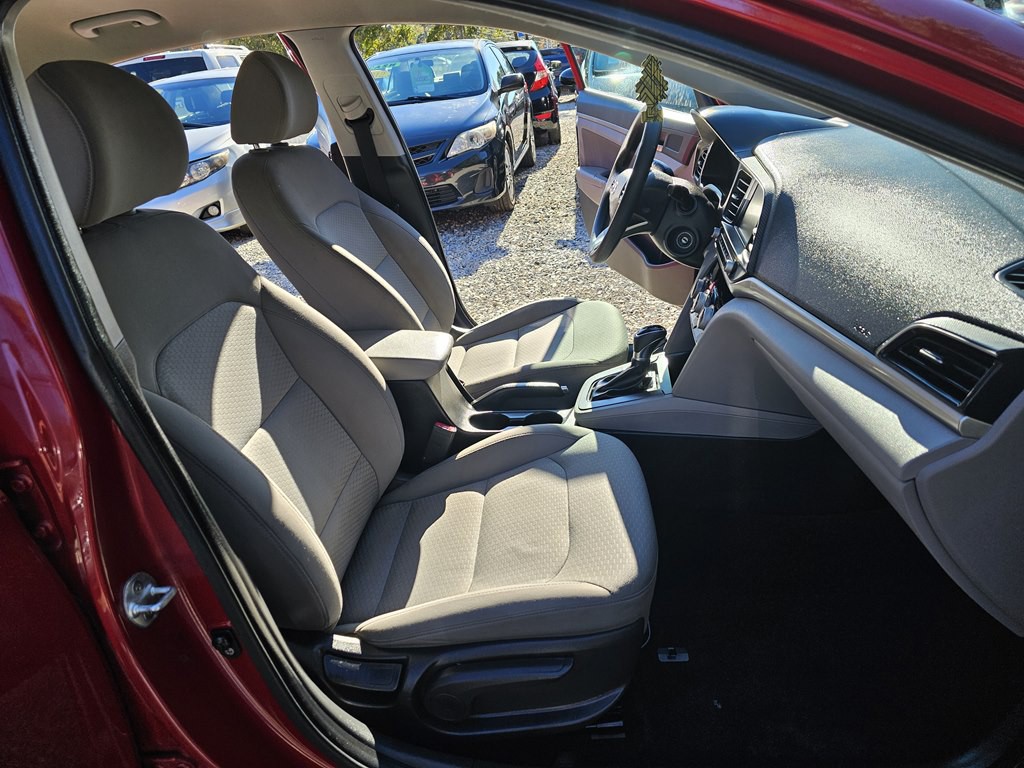 2019 Hyundai Elantra Image 17