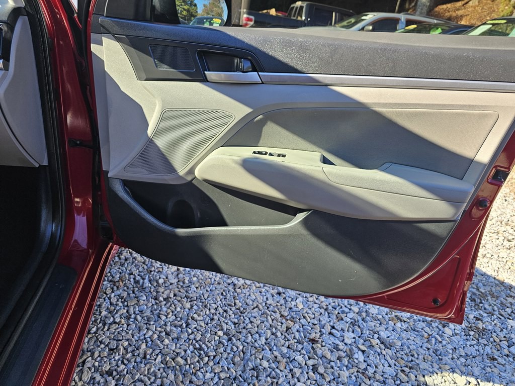 2019 Hyundai Elantra Image 18