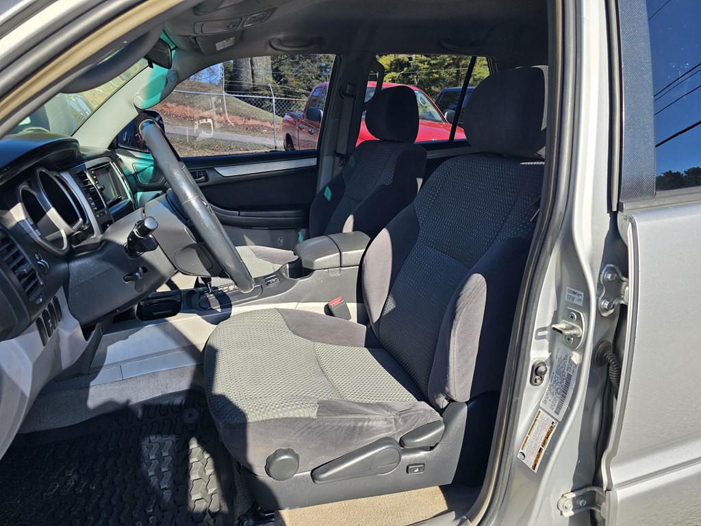 2005 Toyota 4Runner Image 11