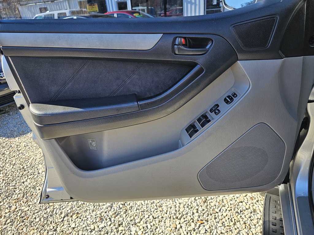 2005 Toyota 4Runner Image 12