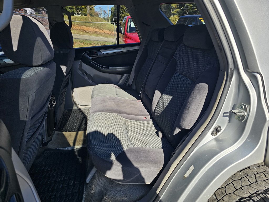2005 Toyota 4Runner Image 13