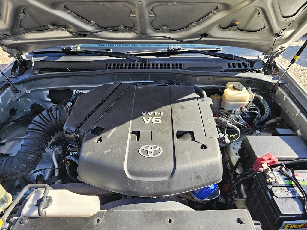 2005 Toyota 4Runner Image 26