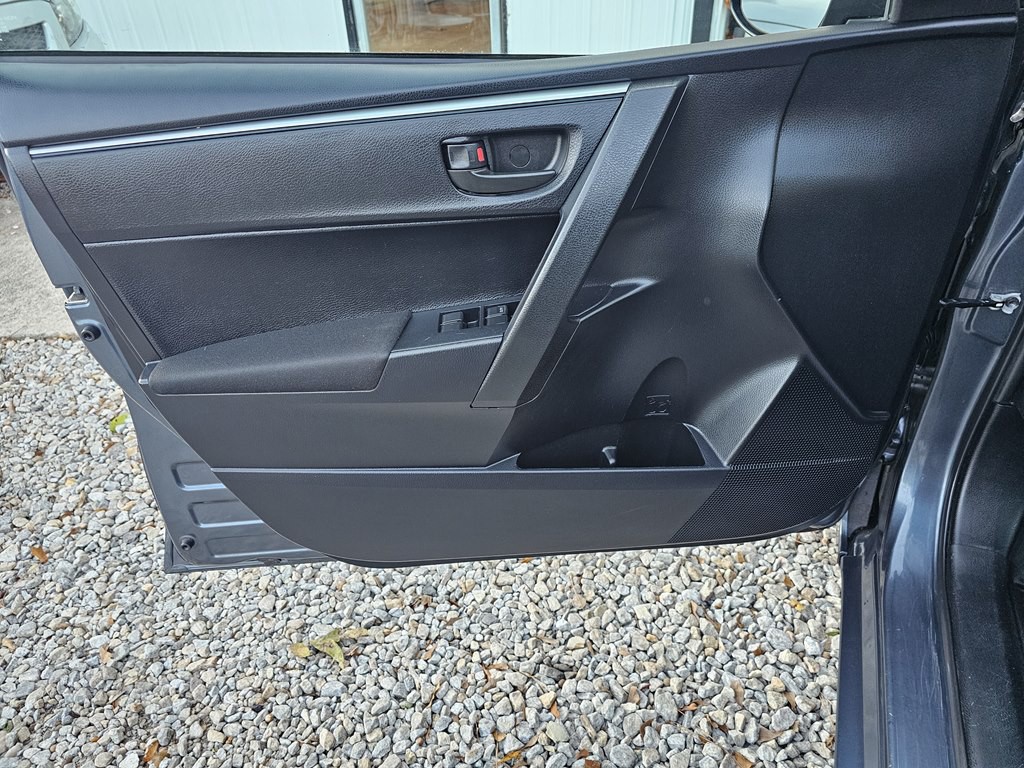 2016 Toyota Corolla Image 12