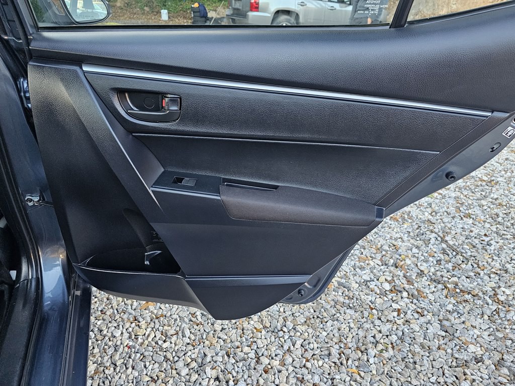 2016 Toyota Corolla Image 16