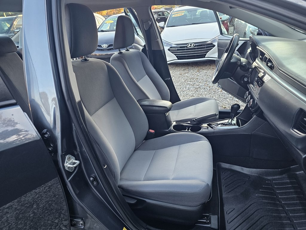 2016 Toyota Corolla Image 17