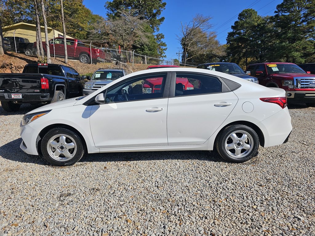 2022 Hyundai Accent Image 2