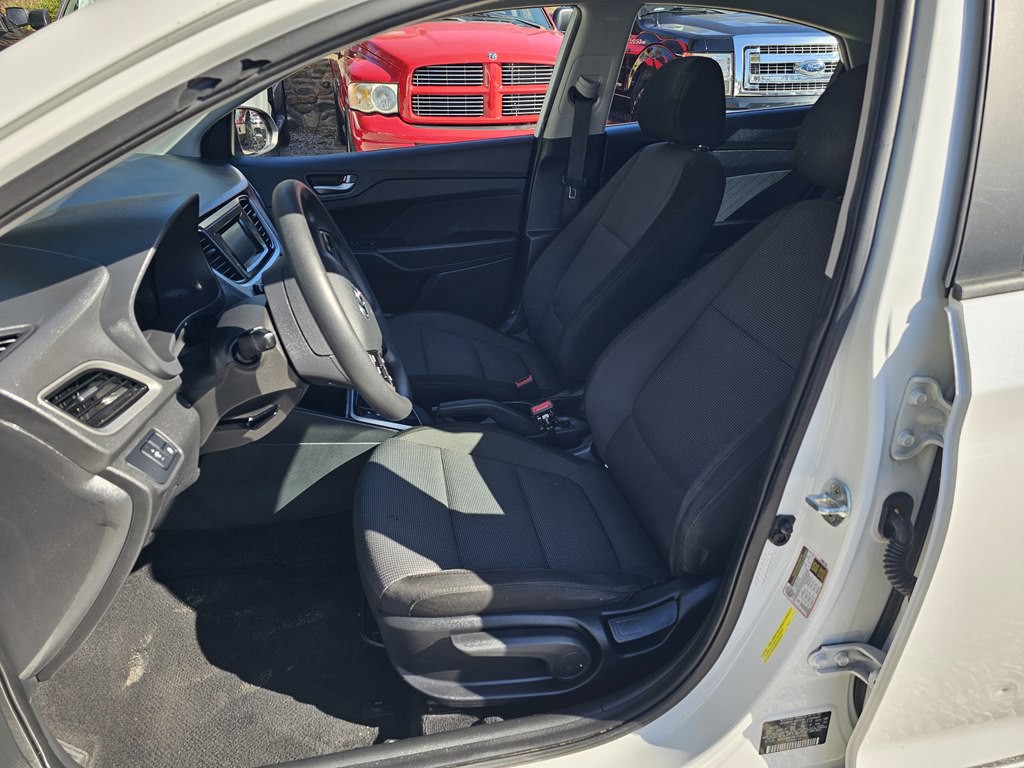 2022 Hyundai Accent Image 11