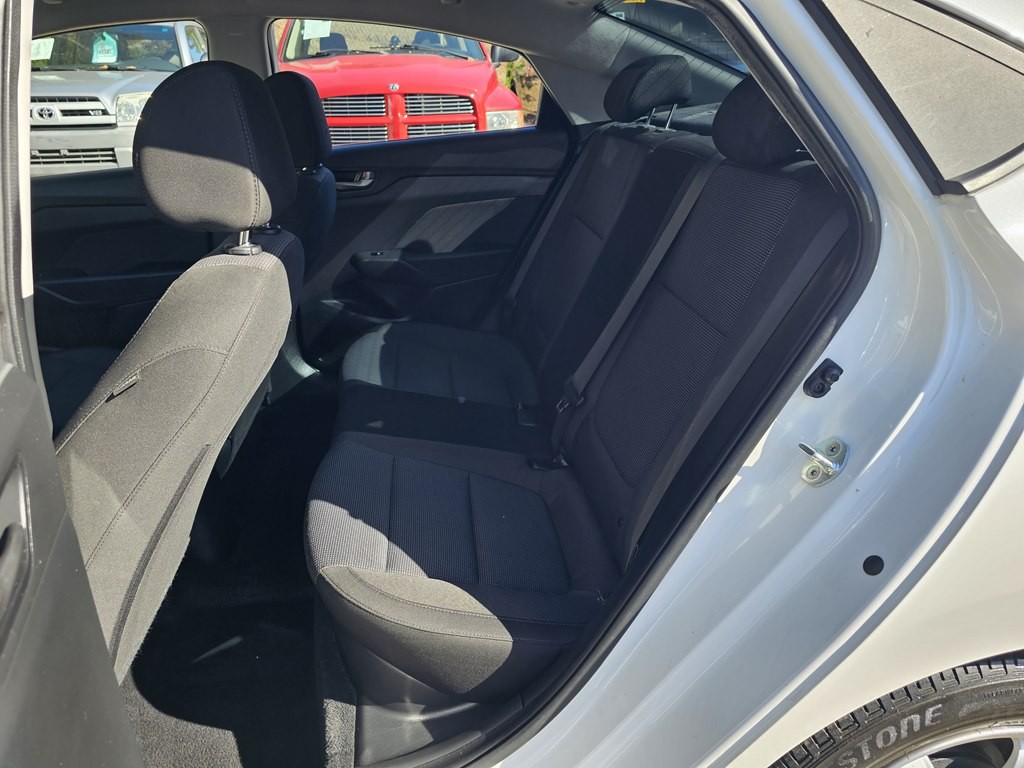 2022 Hyundai Accent Image 13