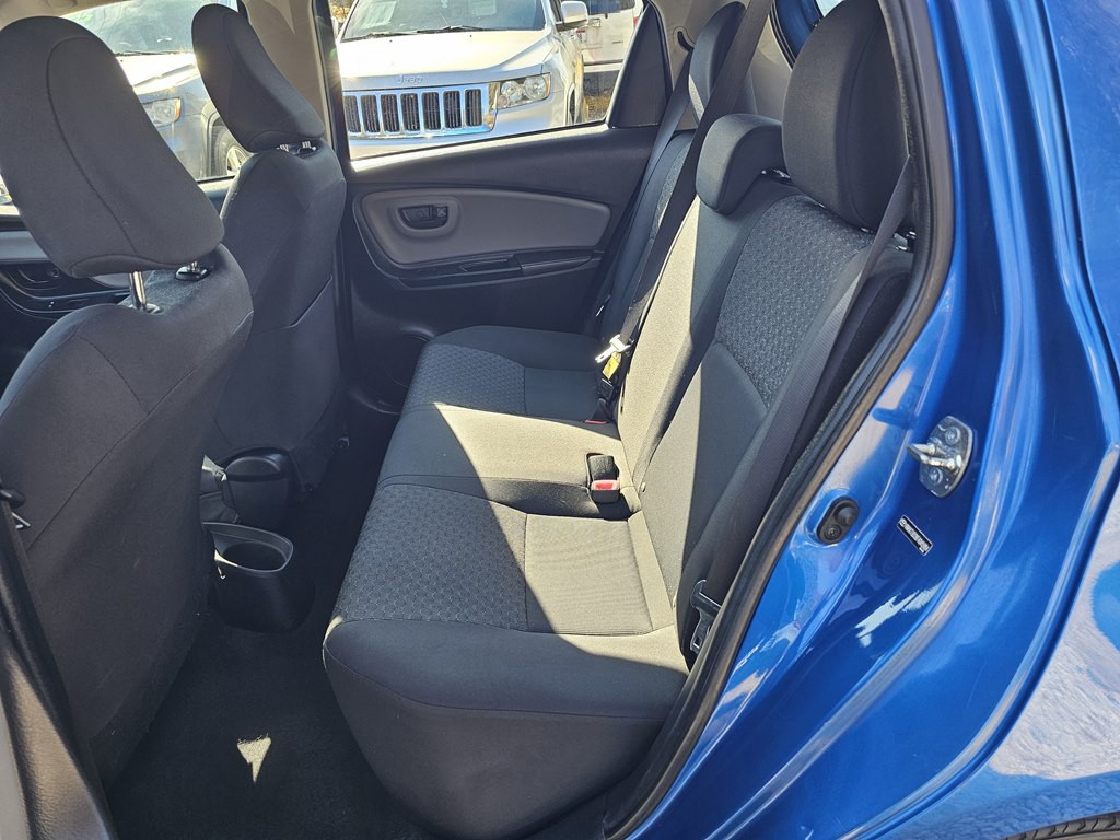 2015 Toyota Yaris Image 13