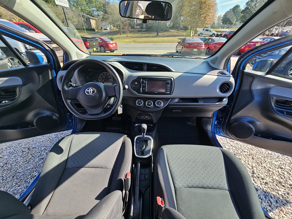 2015 Toyota Yaris Image 19