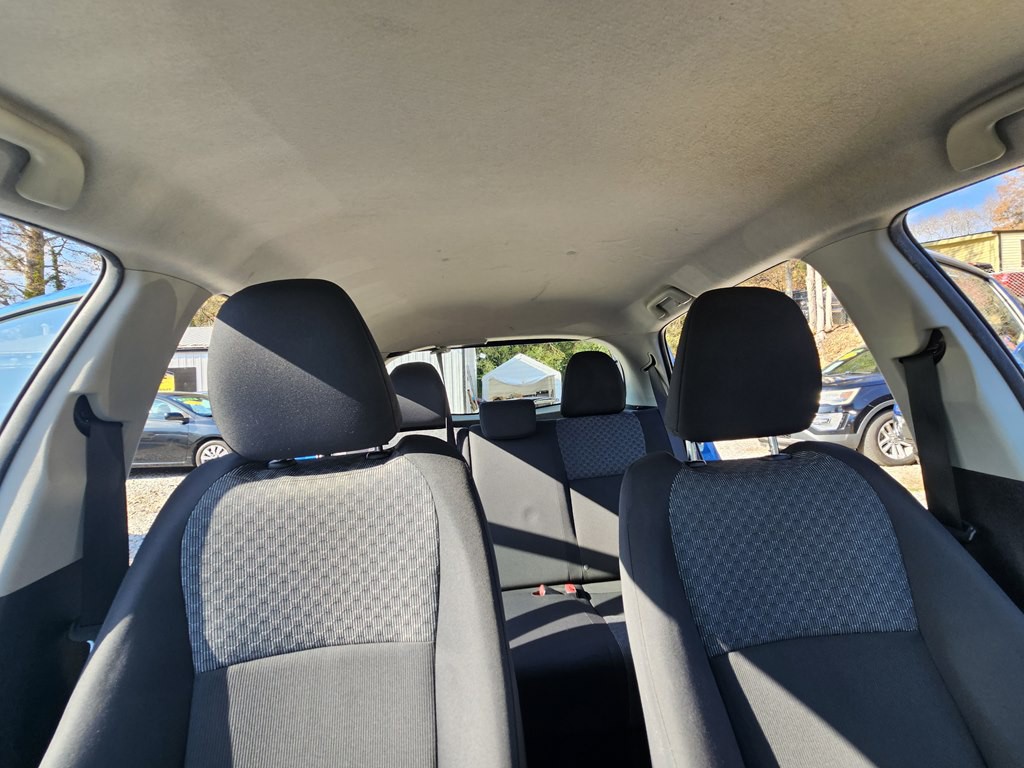 2015 Toyota Yaris Image 21