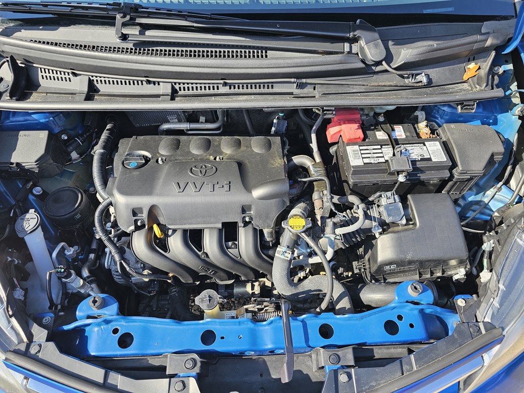 2015 Toyota Yaris Image 25