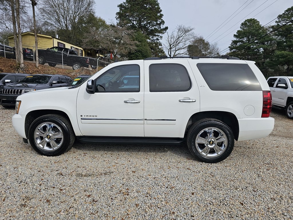 2009 Chevrolet Tahoe Image 2