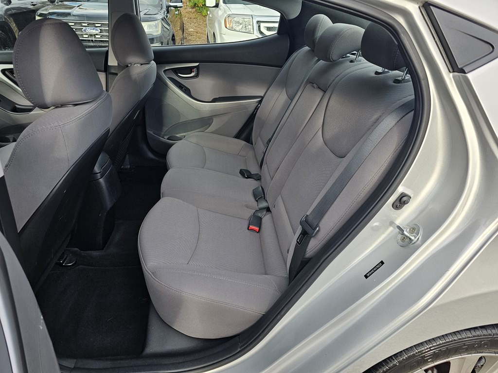 2016 Hyundai Elantra Image 13
