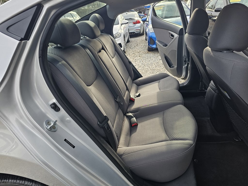 2016 Hyundai Elantra Image 15