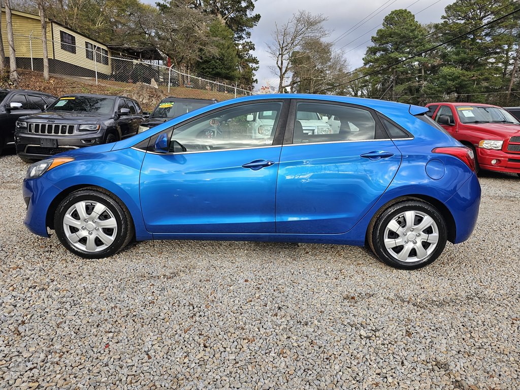 2017 Hyundai Elantra Image 2