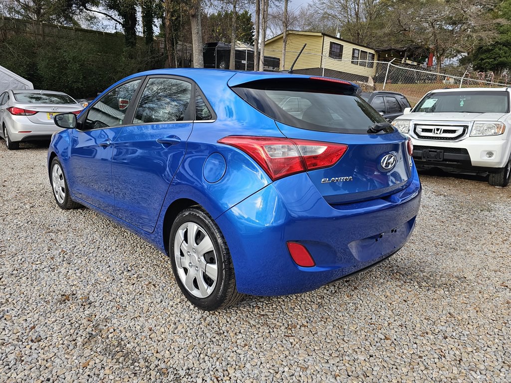 2017 Hyundai Elantra Image 3