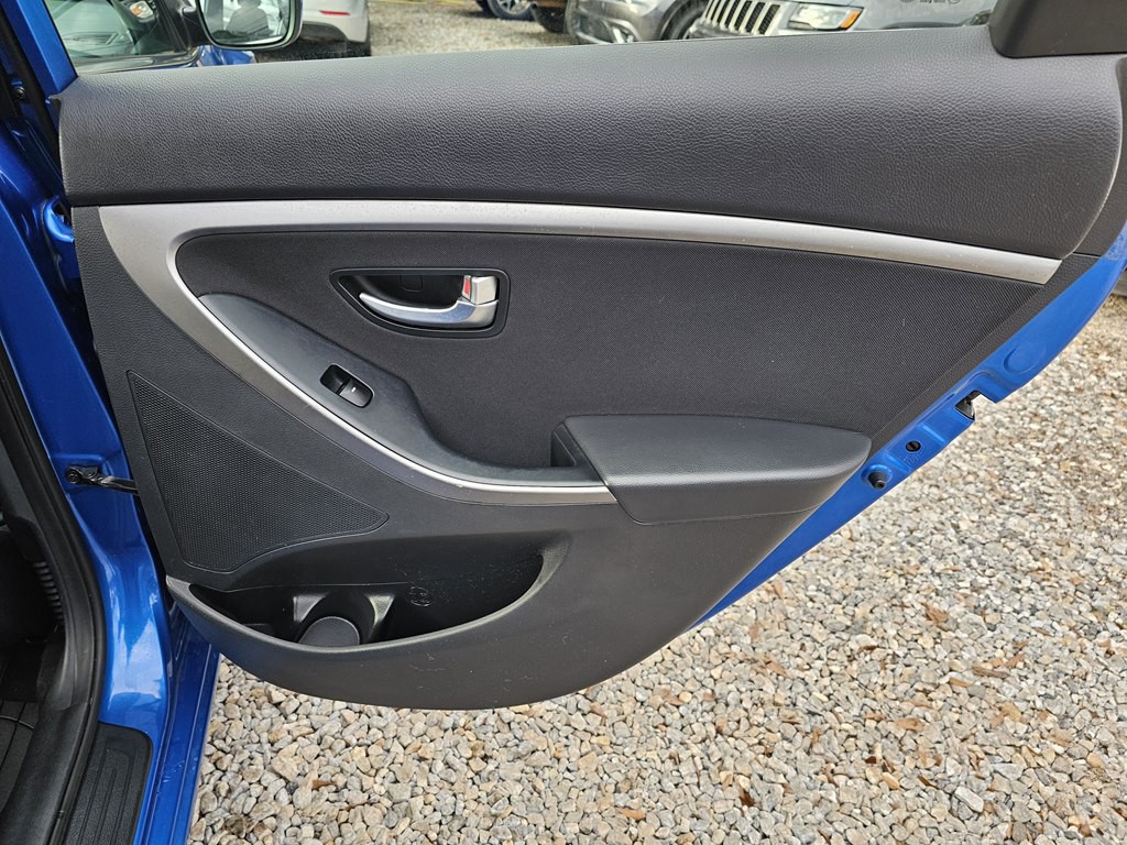 2017 Hyundai Elantra Image 16