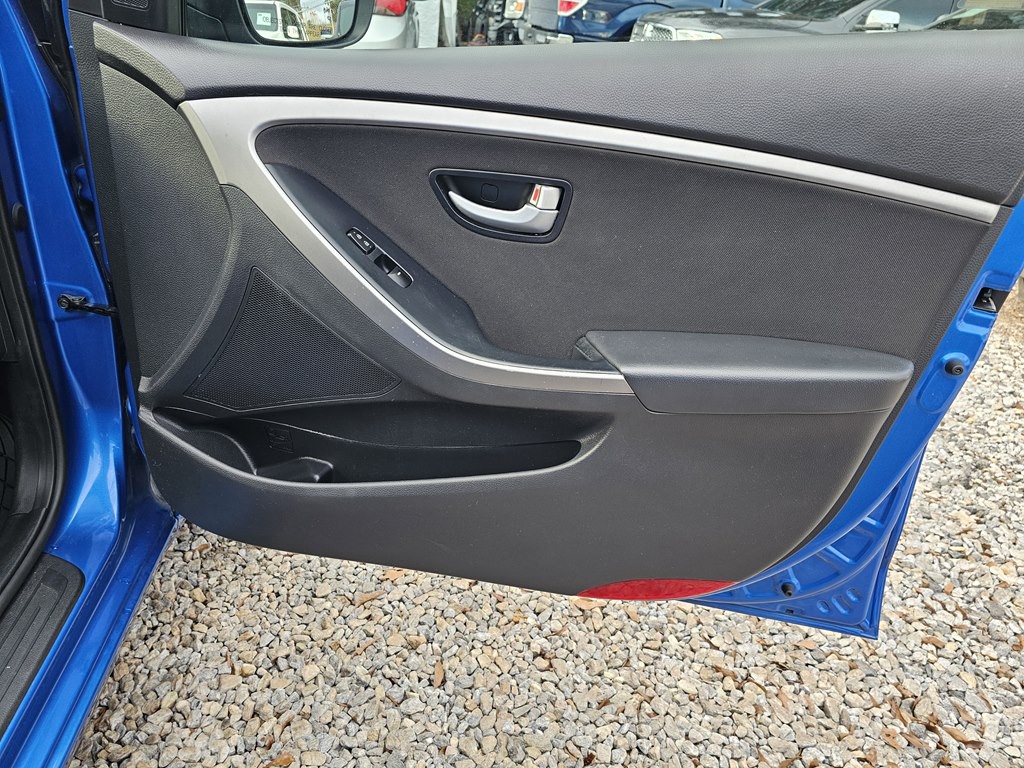 2017 Hyundai Elantra Image 18