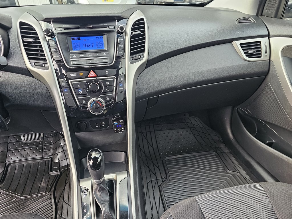 2017 Hyundai Elantra Image 22