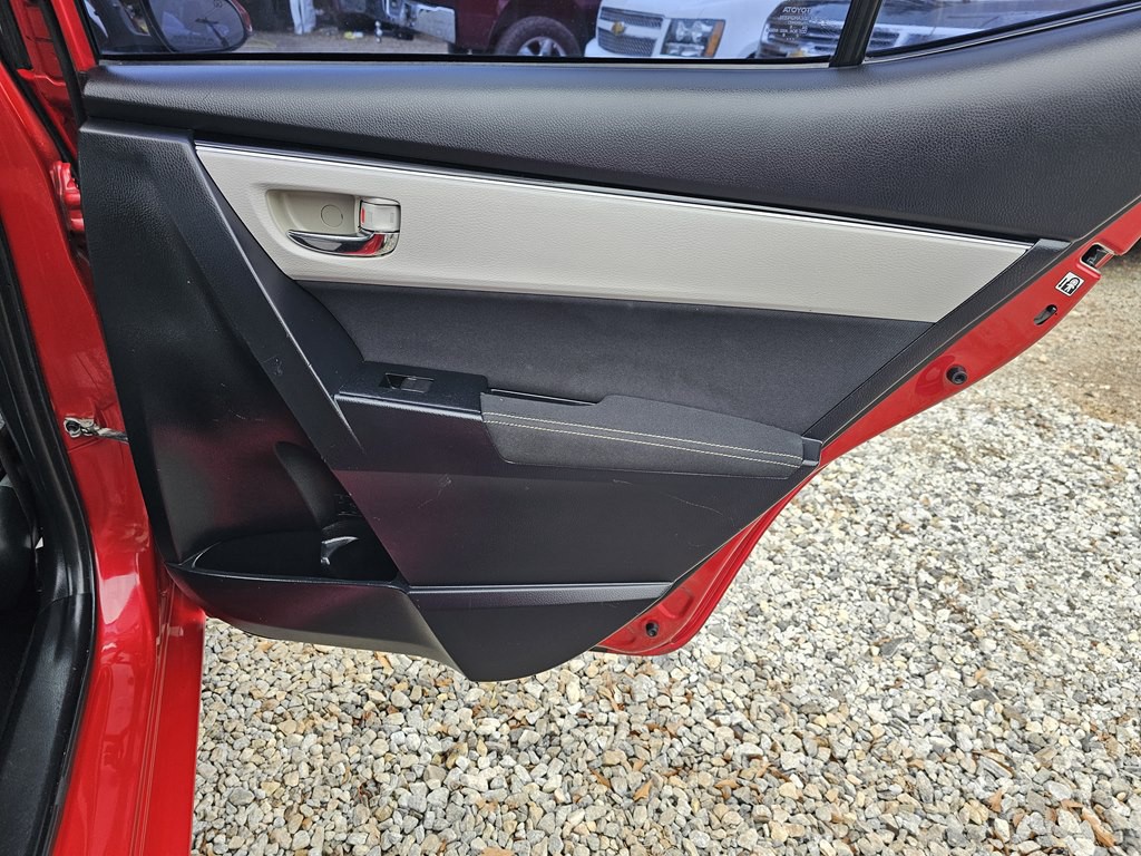 2017 Toyota Corolla Image 16